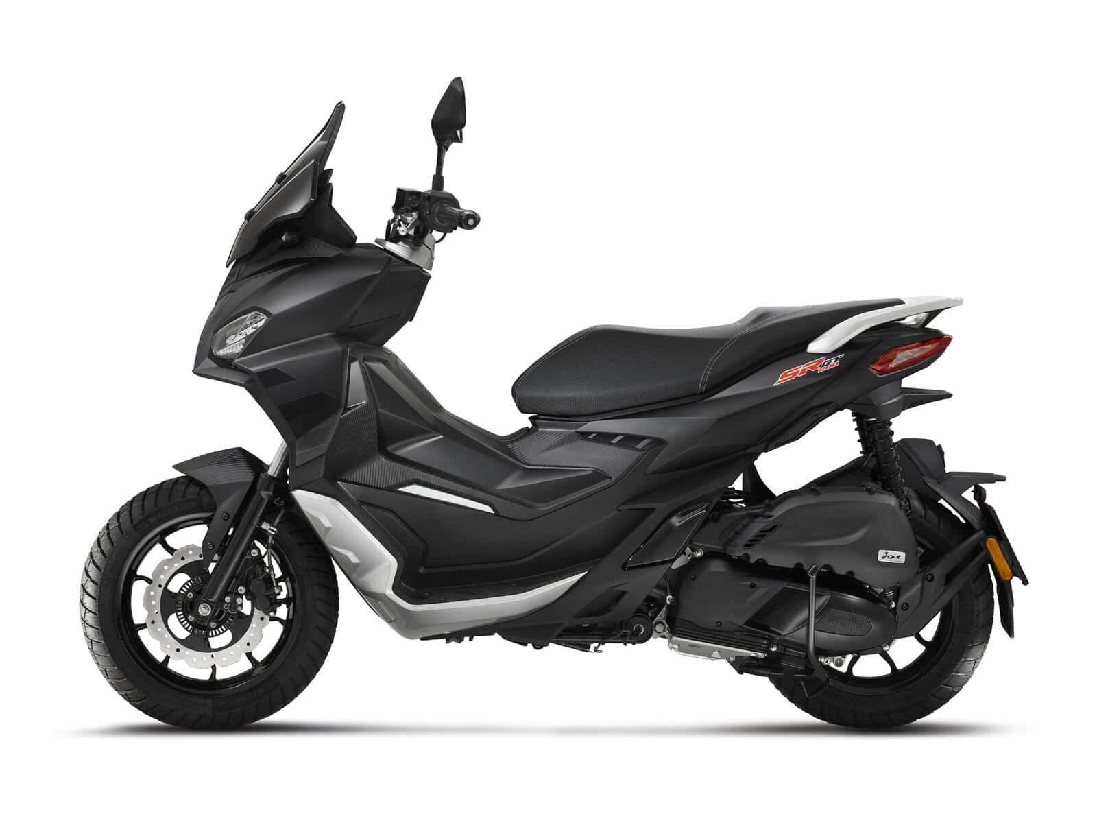 Ein schwarzer Motorroller mit einem modernen und sportlichen Design. Er hat ein großes Vorderrad und ein kleineres Hinterrad.