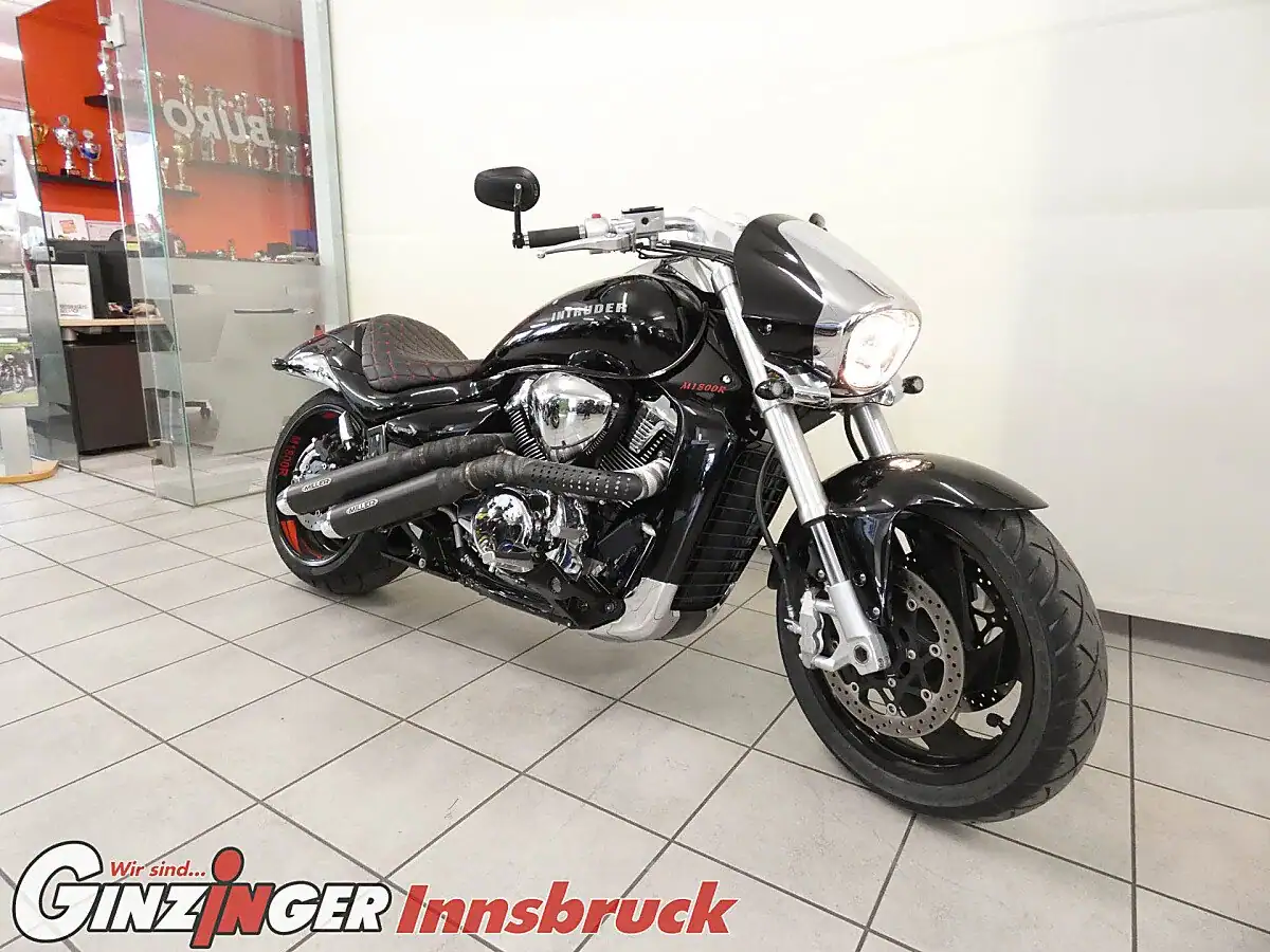 Suzuki-VZR 1800-
