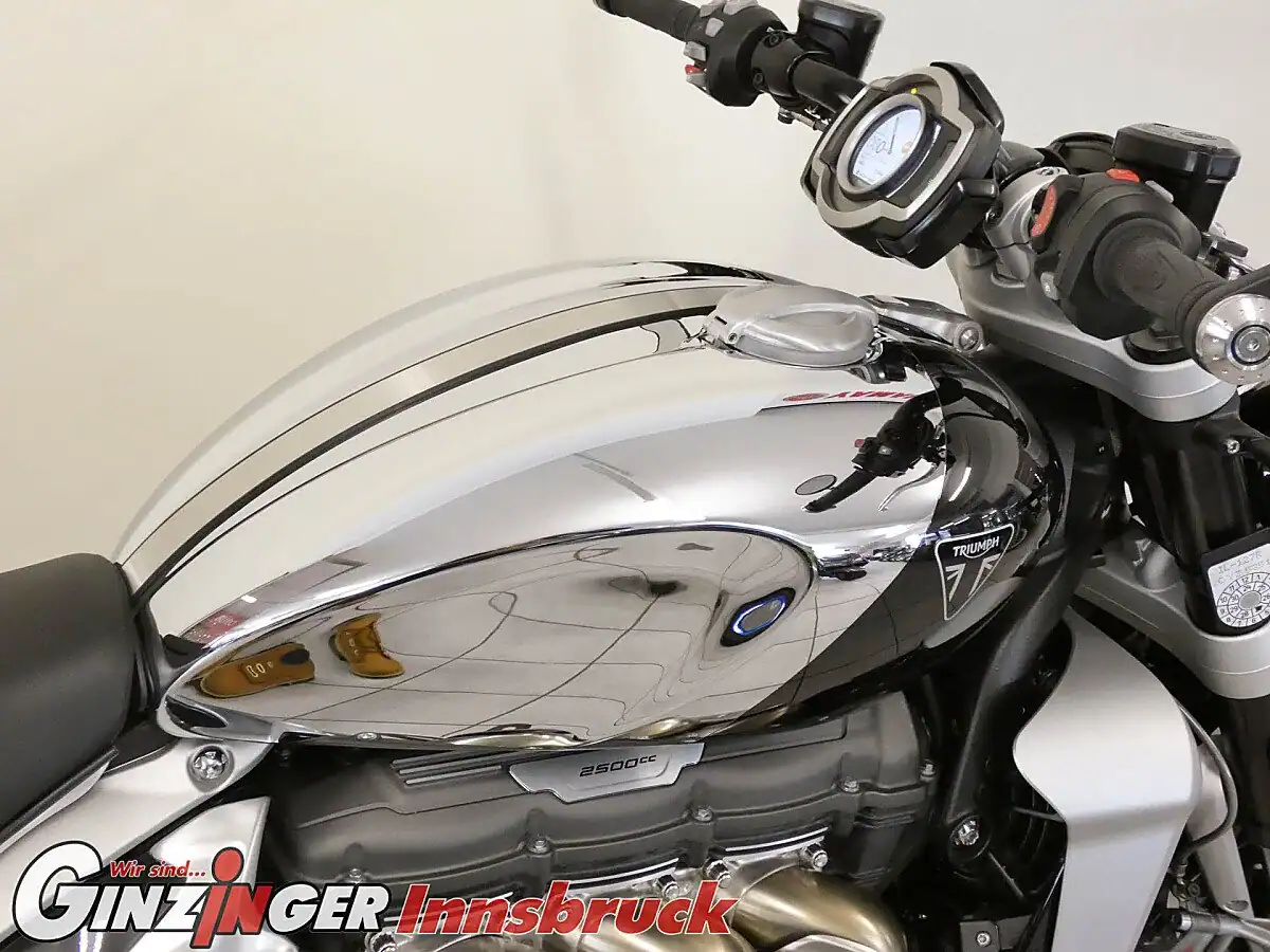 g-000346-g_W3465635_10-triumph-rocket-iii-639073298452438370