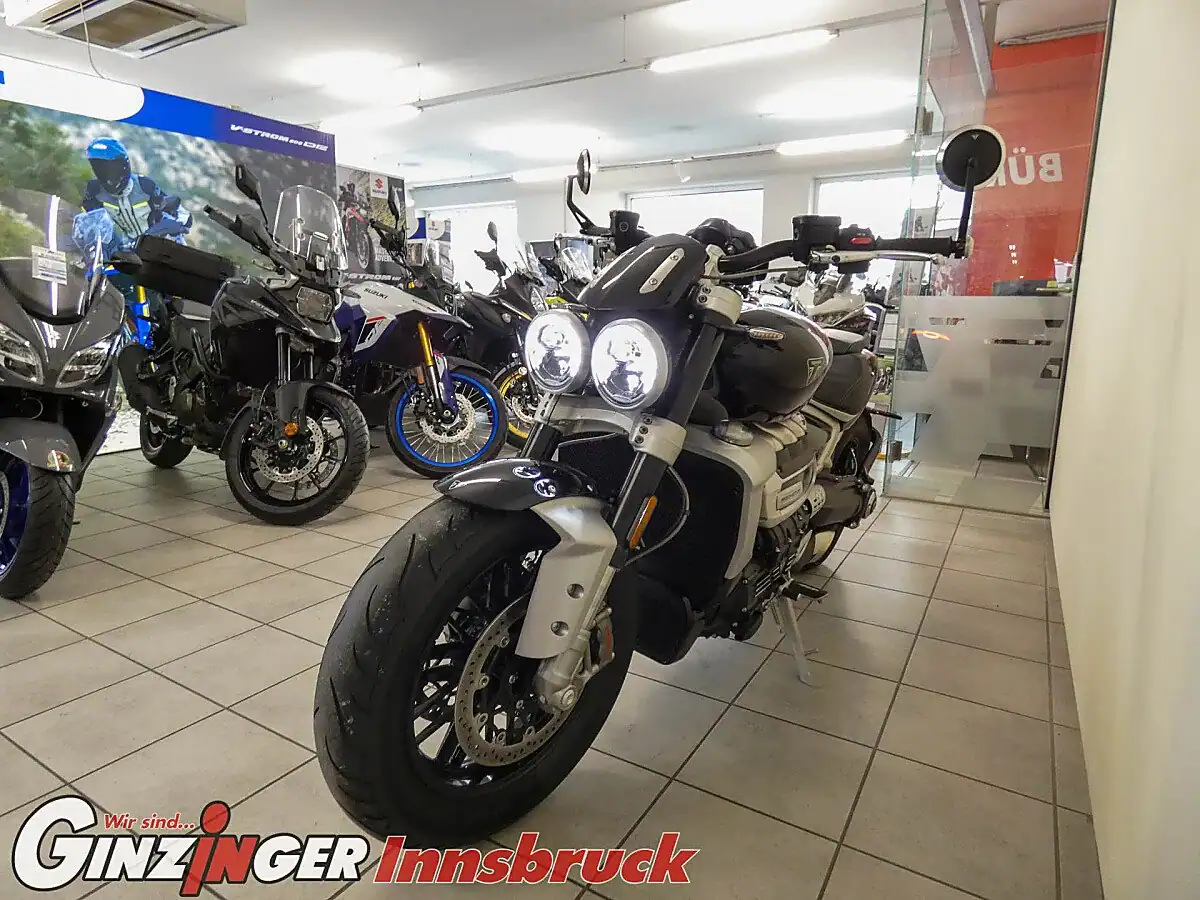 g-000346-g_W3465635_12-triumph-rocket-iii-639073298454578270