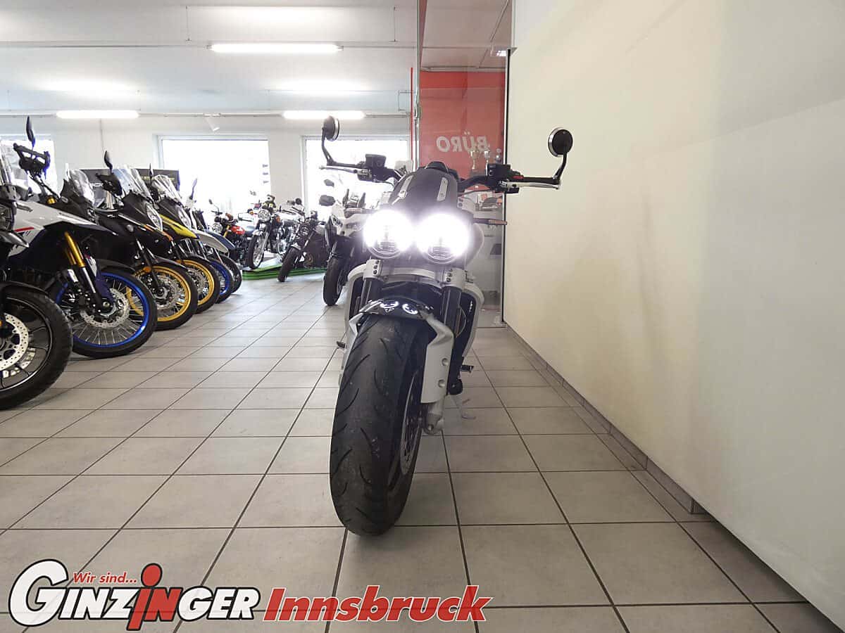 g-000346-g_W3465635_5-triumph-rocket-iii-639067250327055300