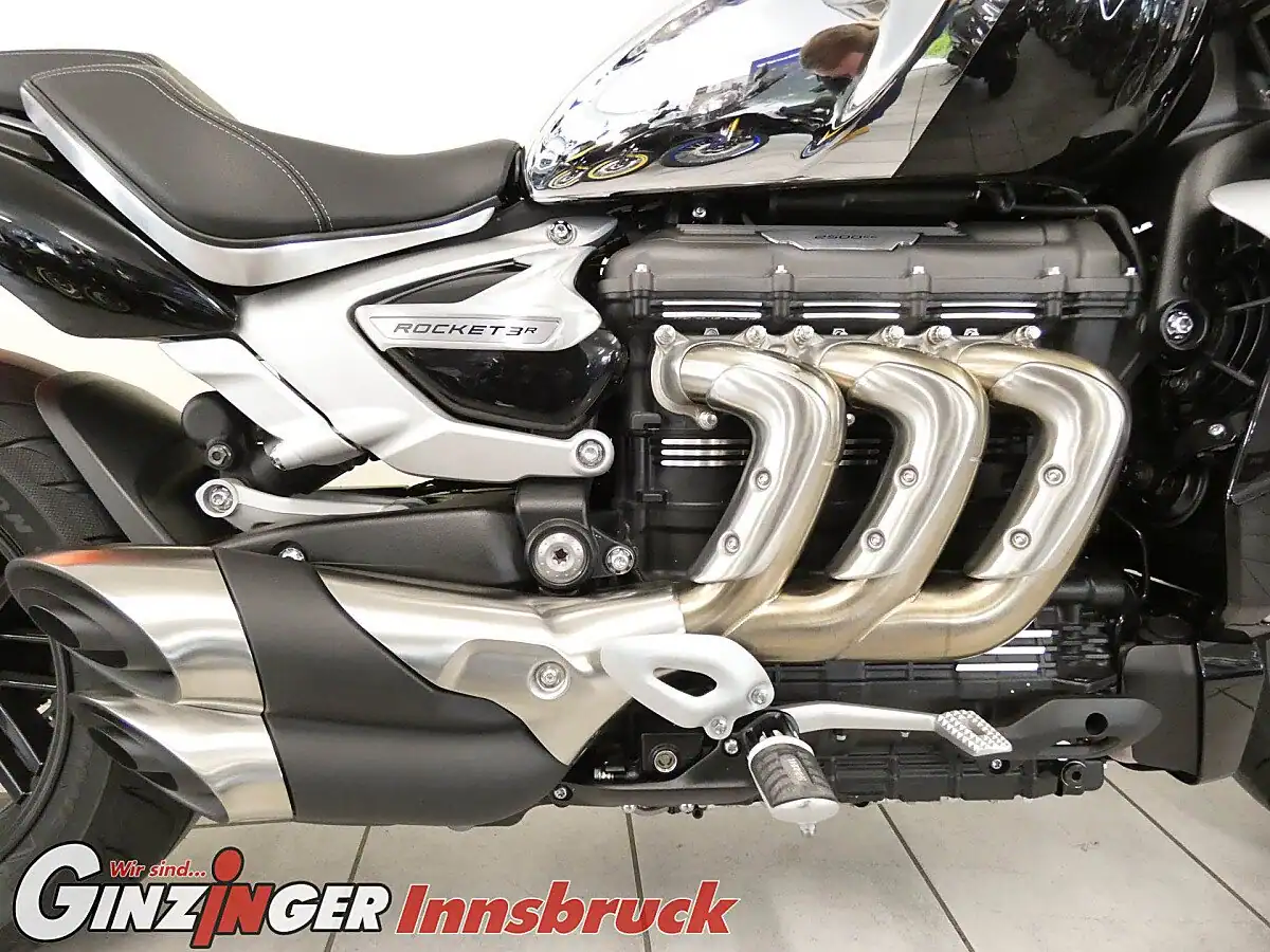 g-000346-g_W3465635_8-triumph-rocket-iii-639073298450138210