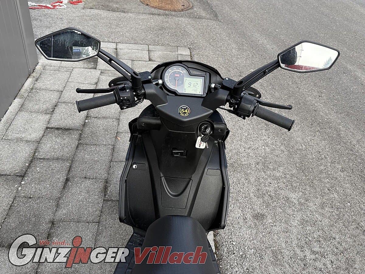 g-000347-g_W3478330_8-aprilia-sr-50r-639076691069464620