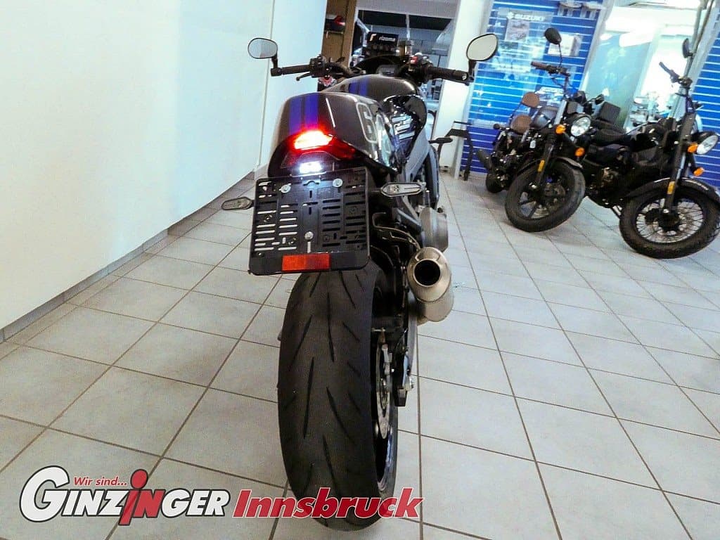 g-000344-g_W3440738_5-yamaha-xsr900-639097496088101350