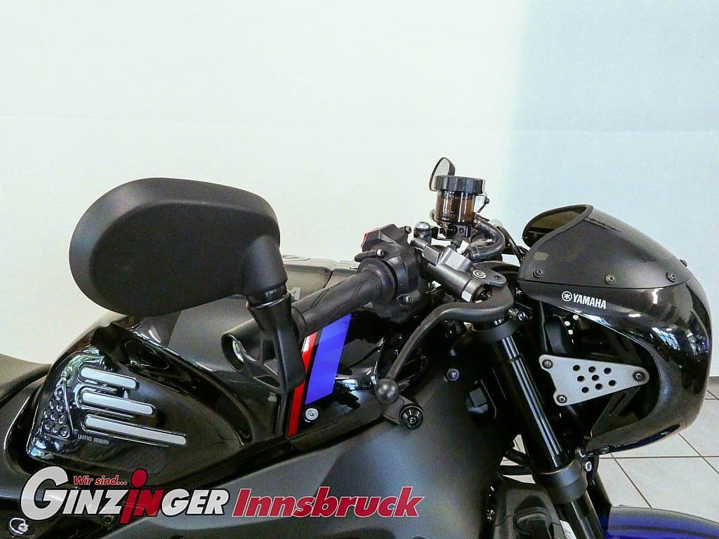 g-000344-g_W3440738_8-yamaha-xsr900-639085396568415020