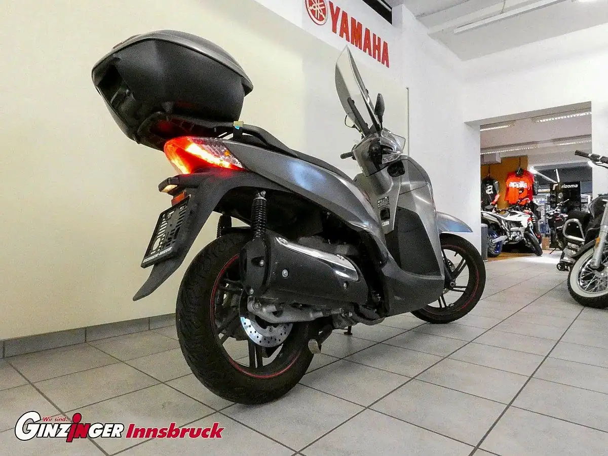 g-000344-g_W3440769_3-honda-sh300i-639079347829991870