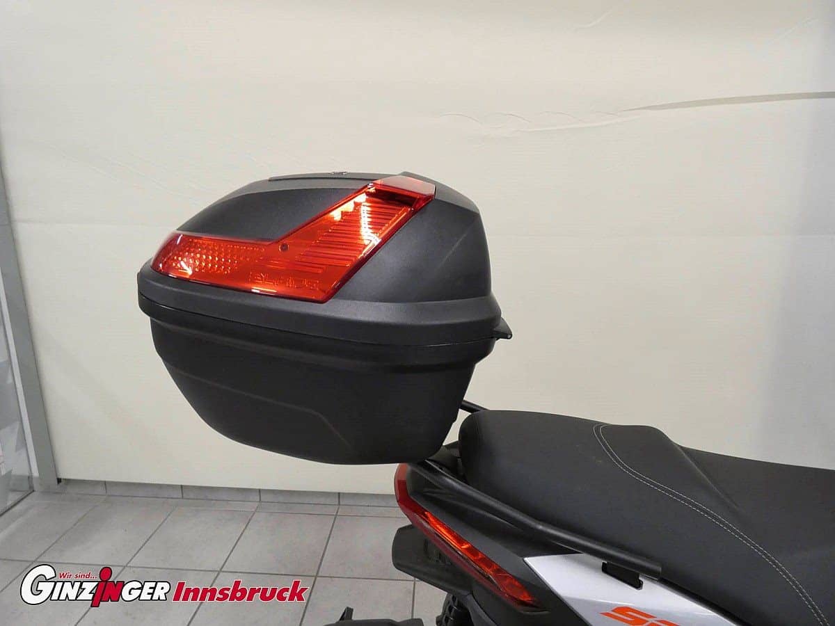 g-000344-g_W3440773_7-aprilia-sr-gt-200-639103540033746770