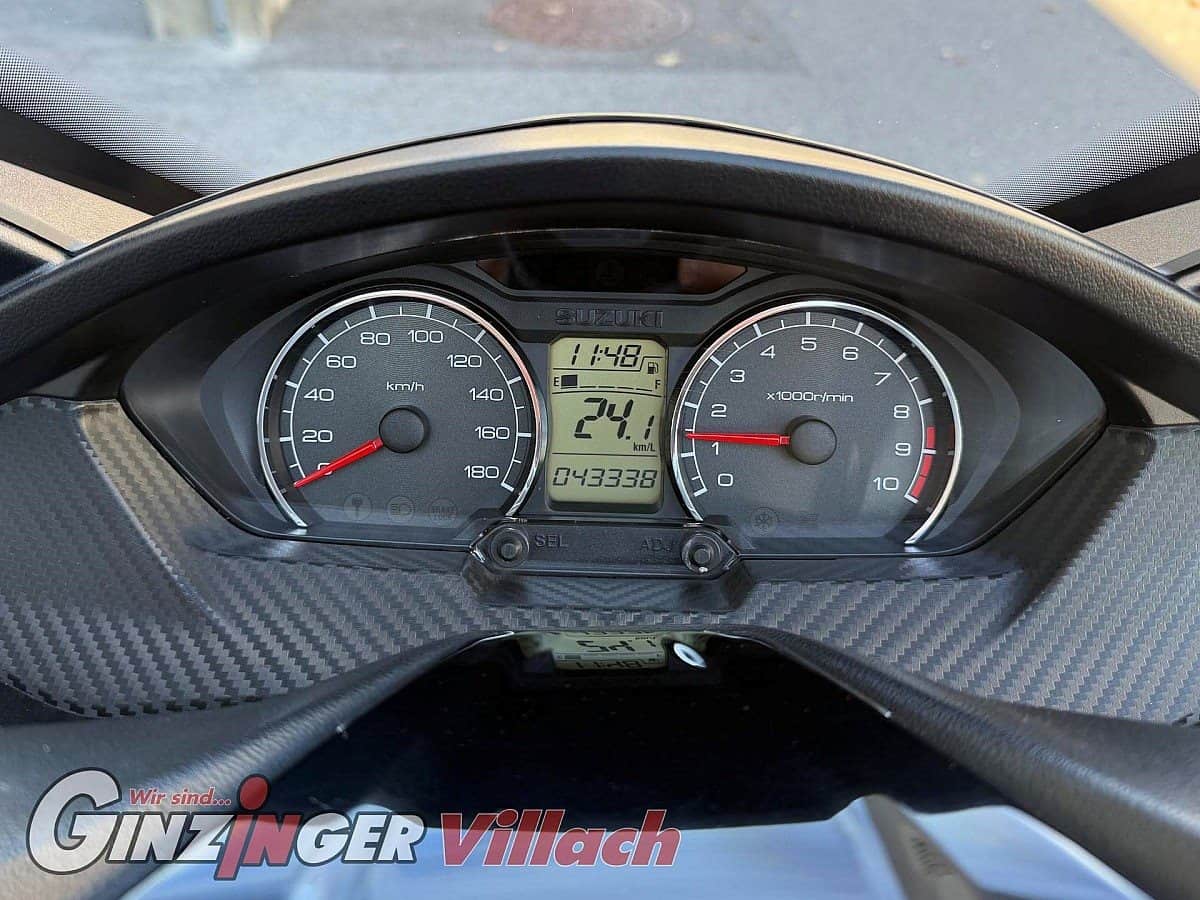 g-000344-g_W3442821_9-suzuki-burgman-400-639085399386484390