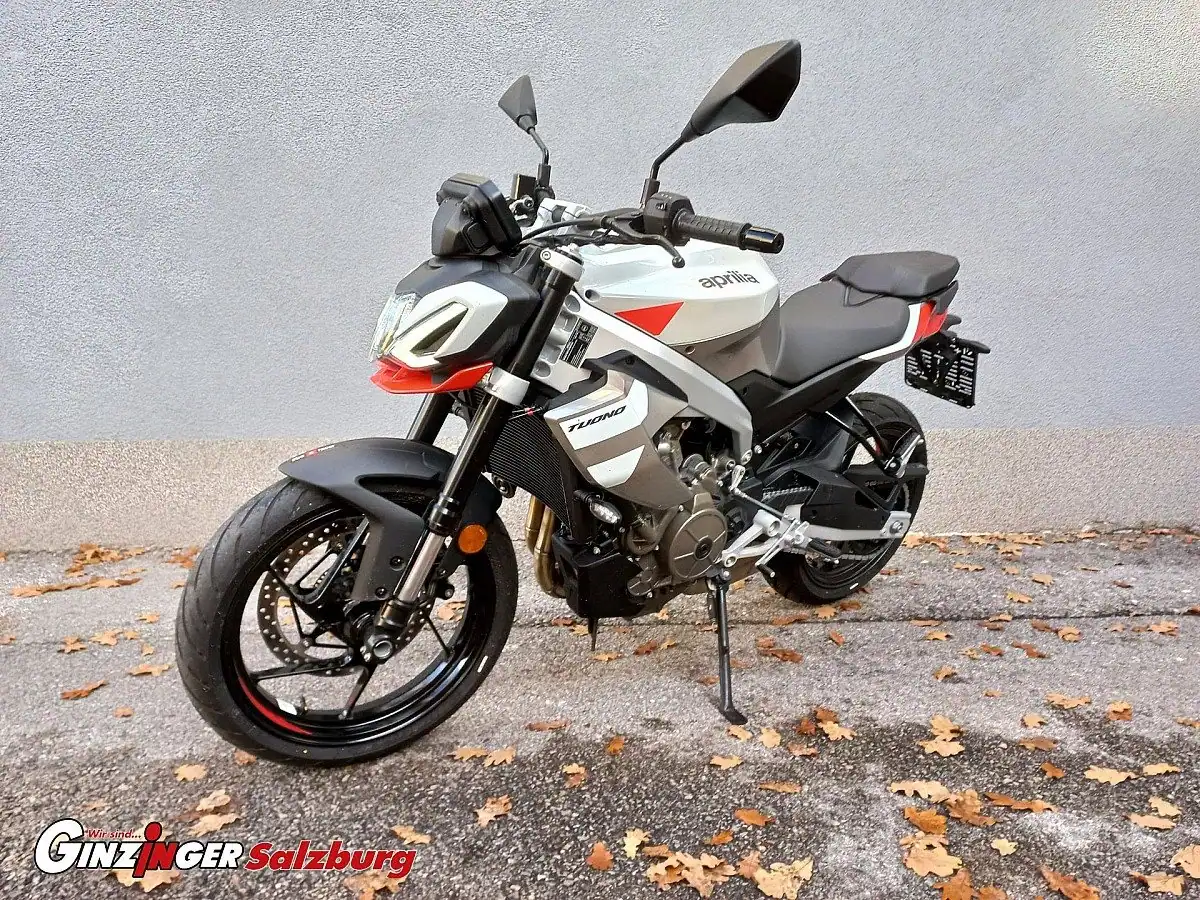 Aprilia-Tuono 457-