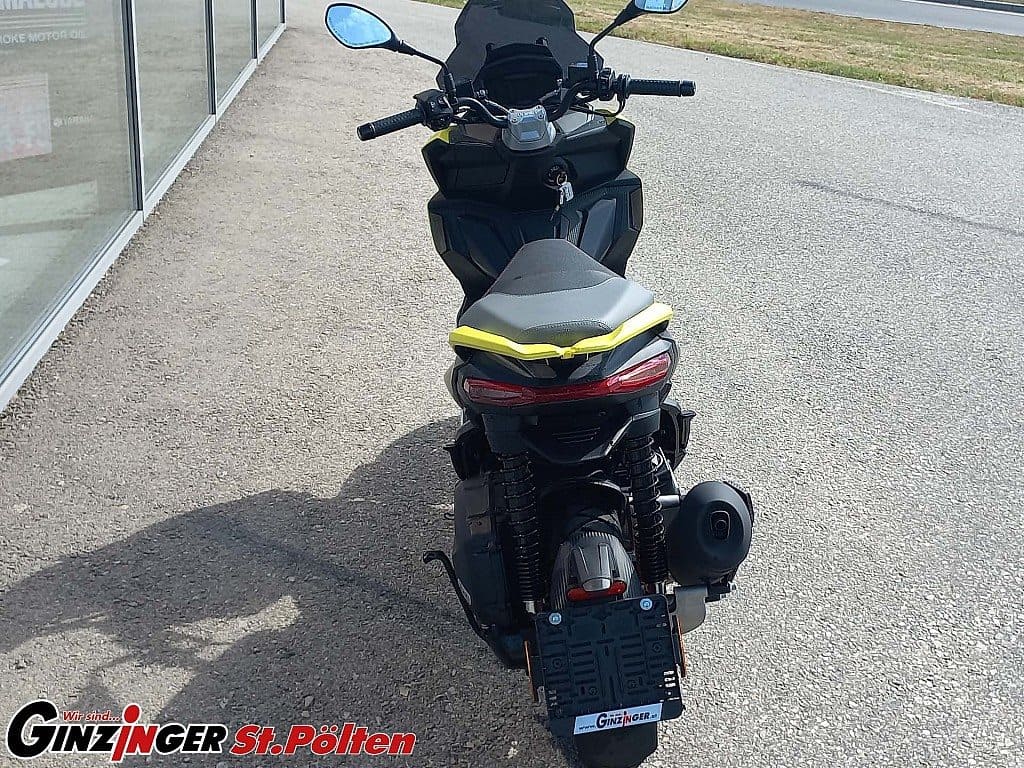 g-000346-g_W3466806_3-aprilia-sr-gt-sport-125-639079345569291910