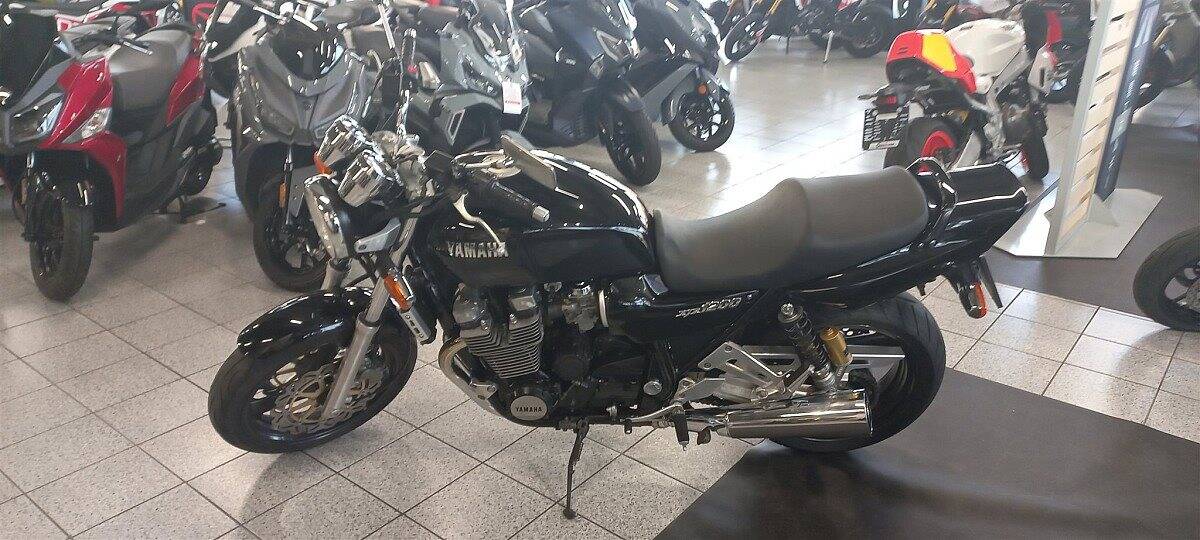 g-000346-g_W3466835_3-yamaha-xjr-1200-639097491764621320