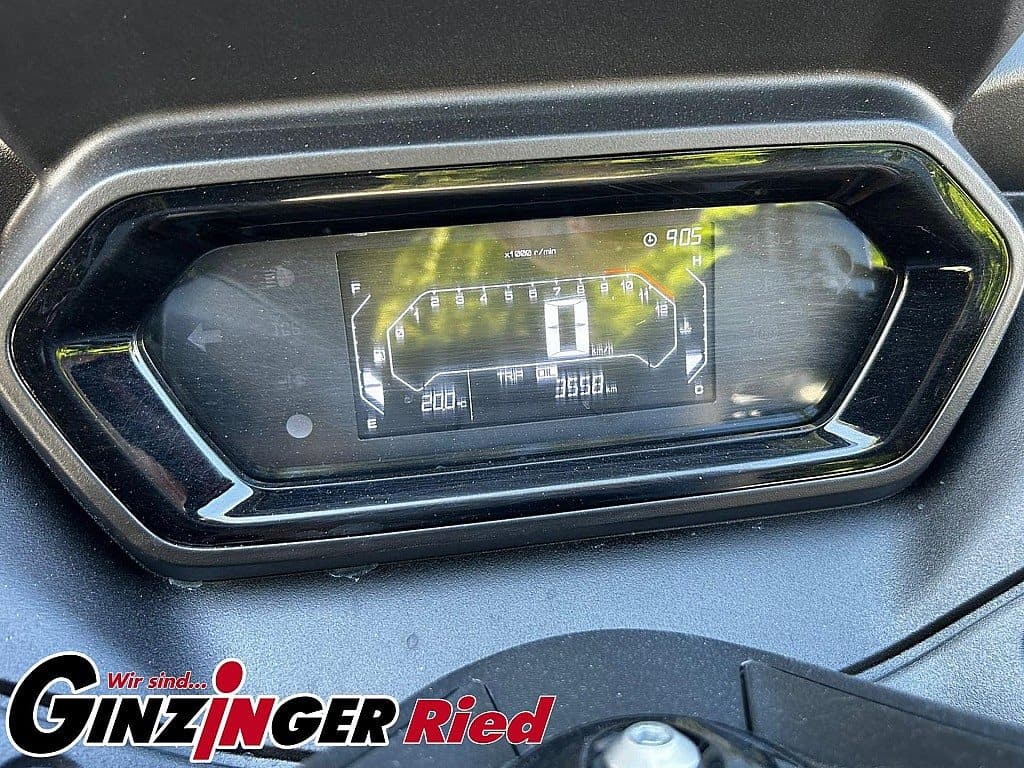 g-000346-g_W3466968_3-yamaha-x-max-300-639097497703561010