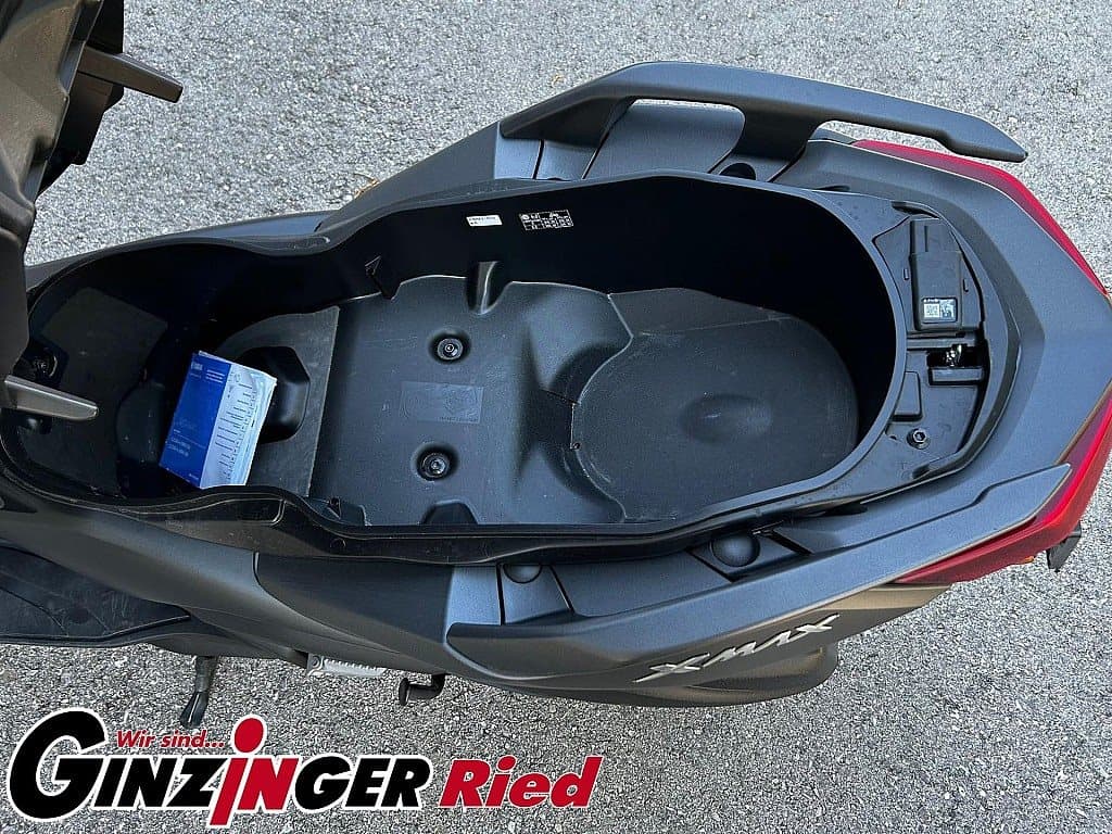 g-000346-g_W3466968_8-yamaha-x-max-300-639097497711850700