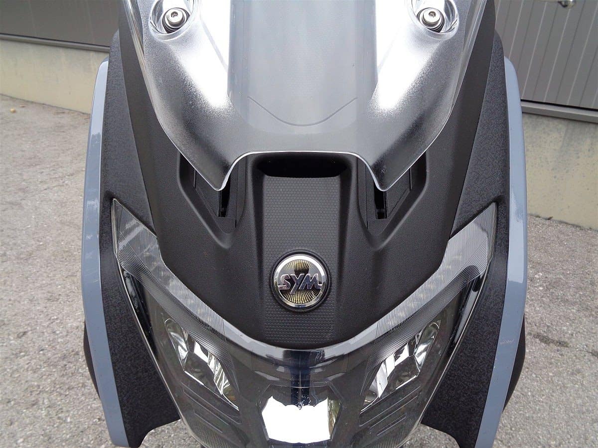 g-000346-g_W3467014_10-sym-maxsym-400i-vorfuehrfahrzeug-639102138294940580