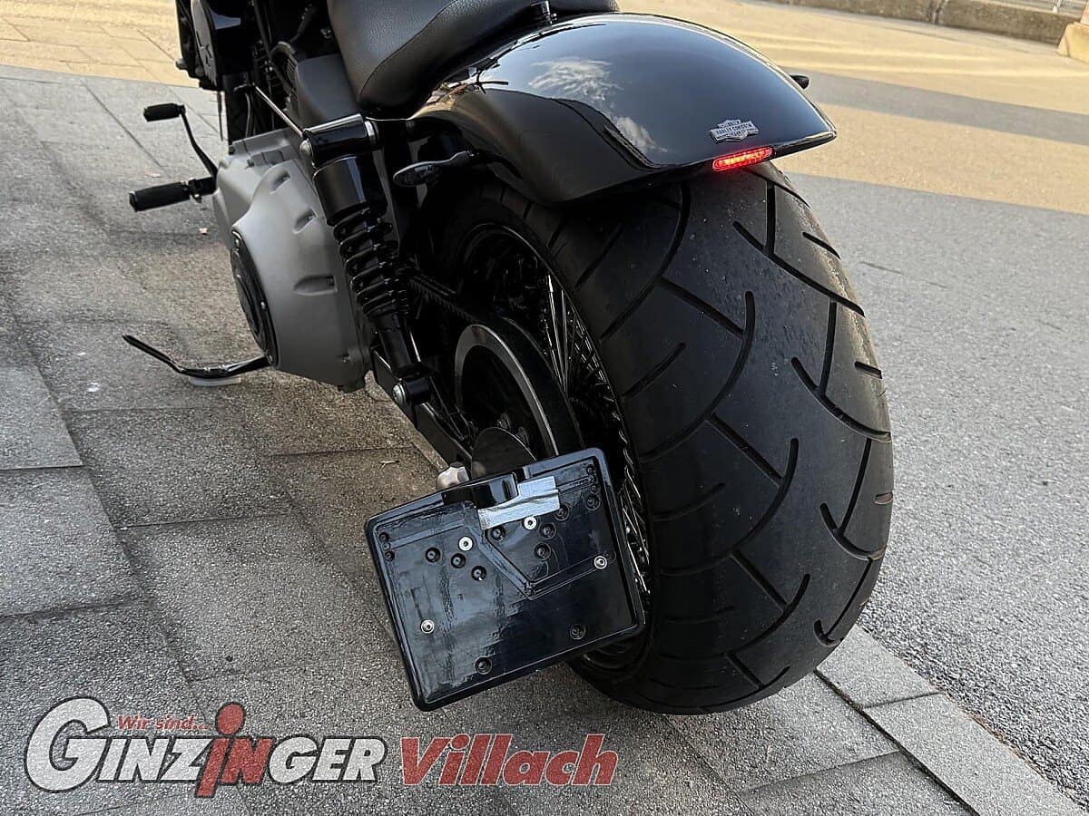 g-000348-g_W3487069_12-harley-davidson-dyna-street-bob-639102999224981540