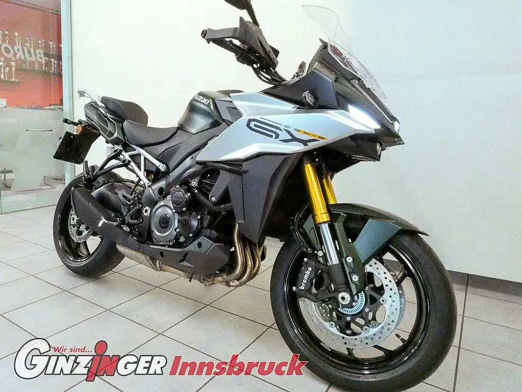Suzuki-GSX-S1000GX-