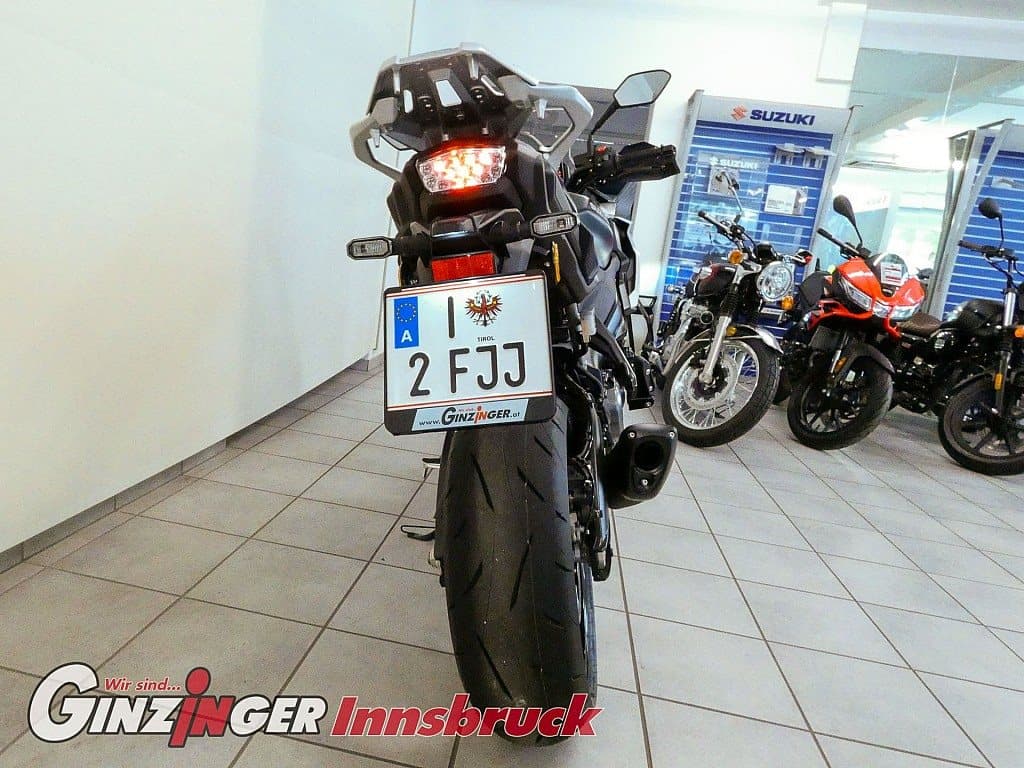 g-000344-g_W3440731_5-suzuki-gsx-s1000-gx-639124597454075700