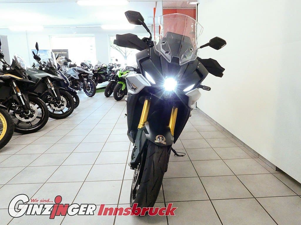 g-000344-g_W3440731_7-suzuki-gsx-s1000-gx-639124597455685630