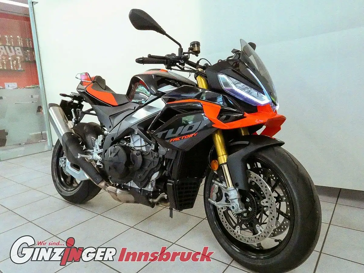Aprilia-Tuono V4 1100 Factory-