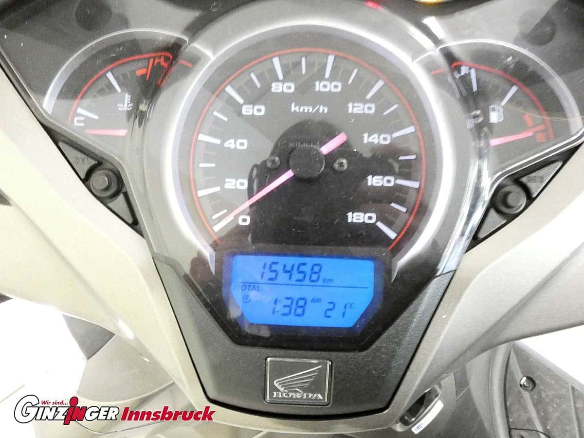 g-000344-g_W3440769_7-honda-sh300i-639109624541697360