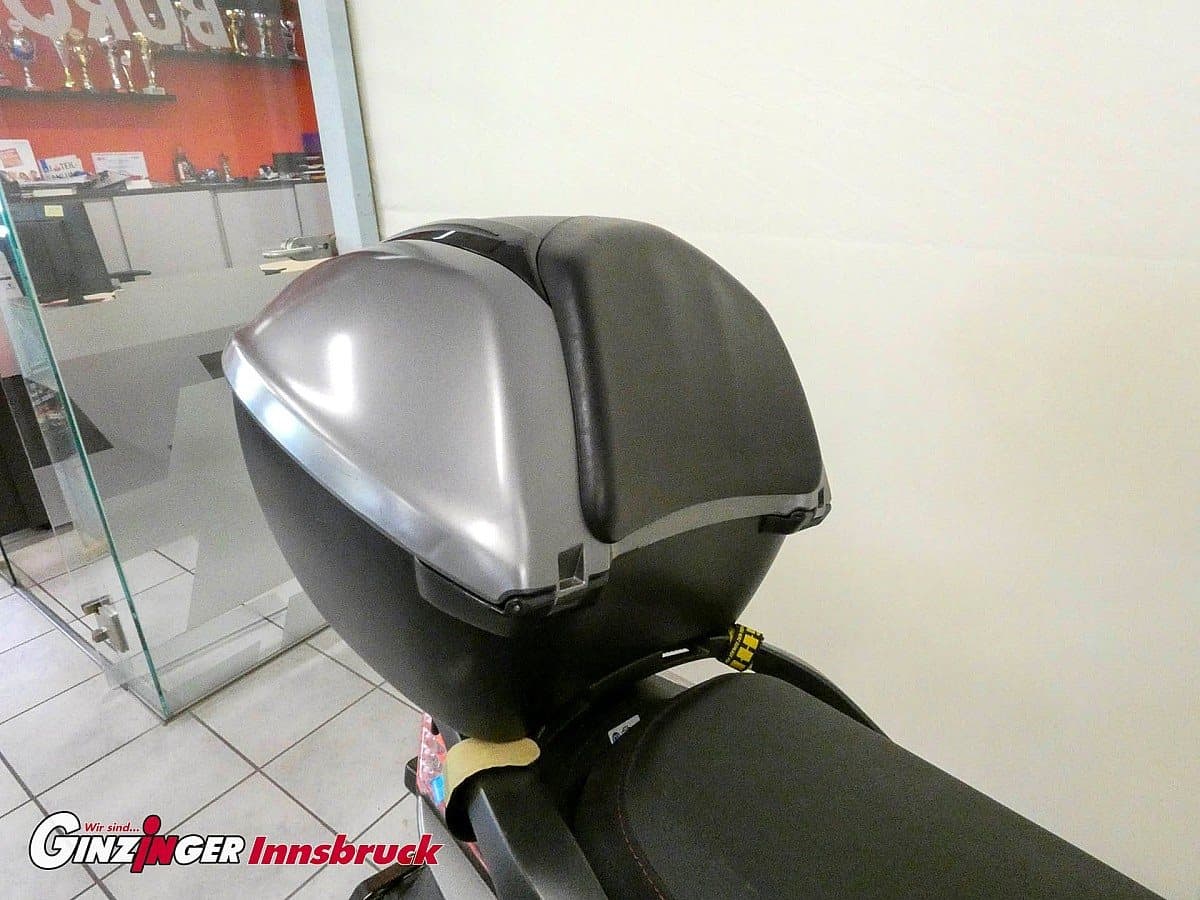 g-000344-g_W3440769_8-honda-sh300i-639109624542597430