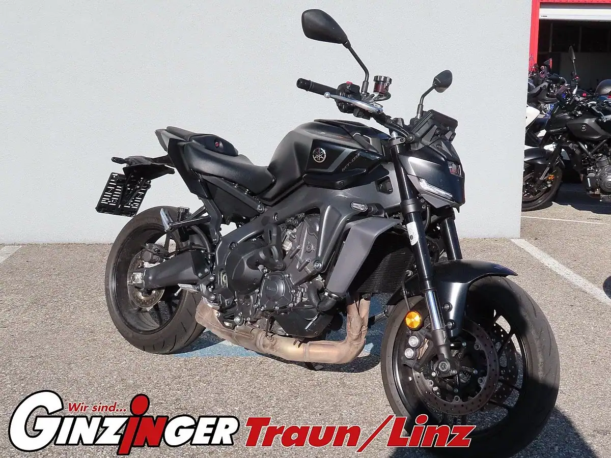Yamaha-MT-09 Y-AMT-