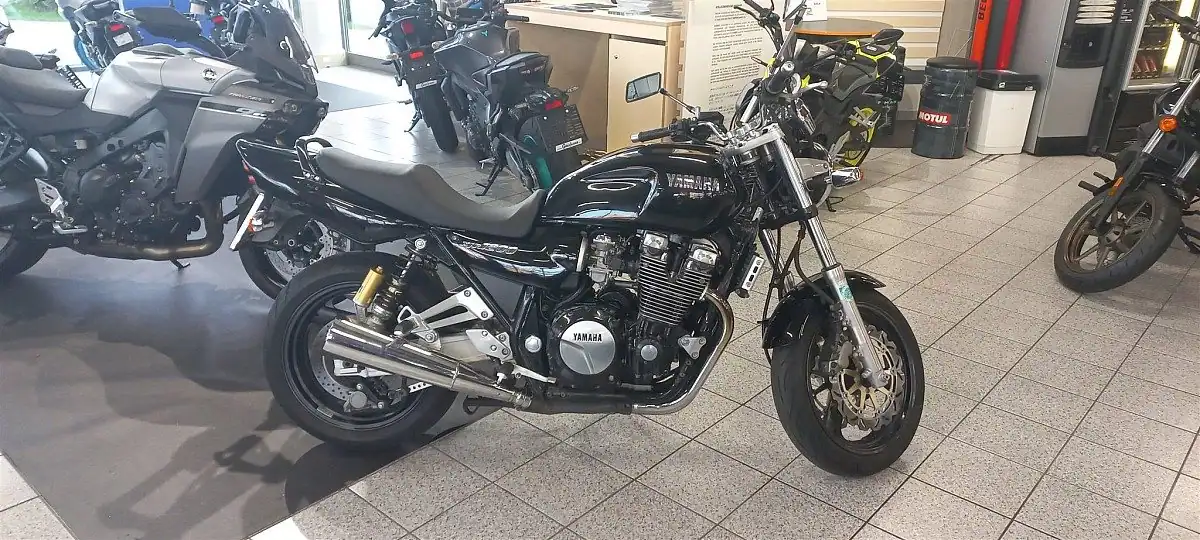 Yamaha-XJR 1300-
