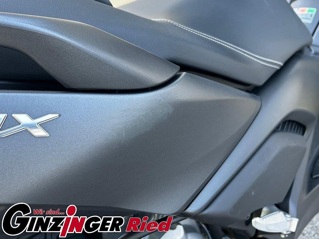 g-000346-g_W3466968_10-yamaha-x-max-300-639127733352279410