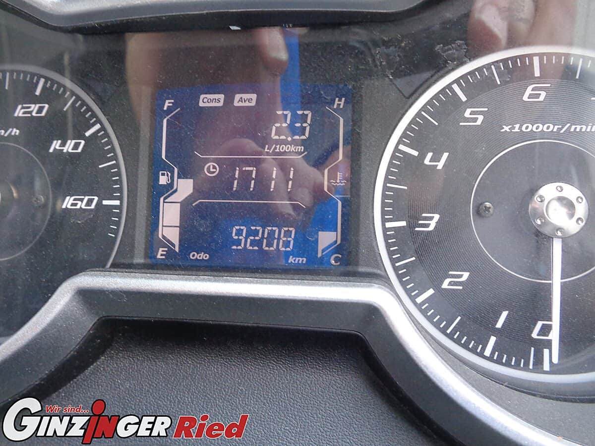 g-000349-g_W3499884_5-yamaha-x-max-300-639121686612606560