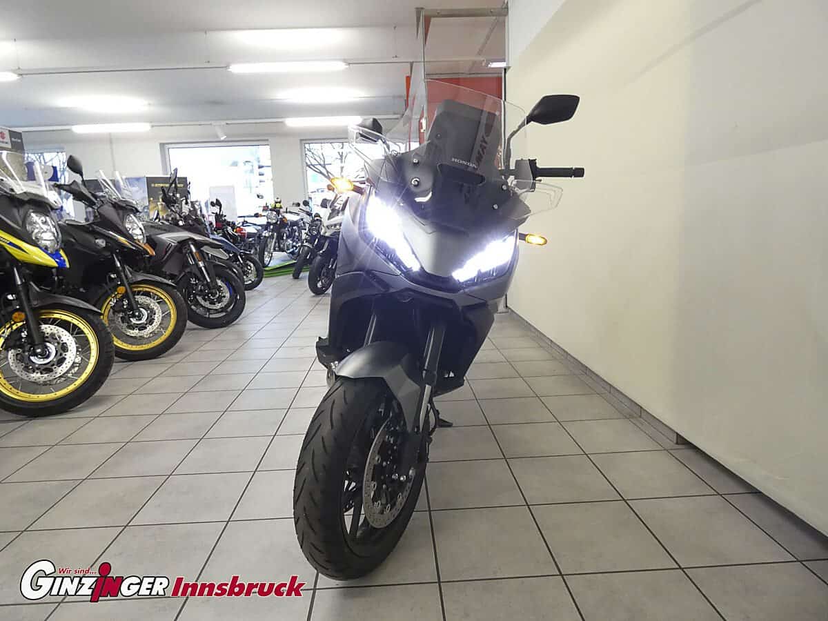 g-000352-g_W3524395_6-honda-nt-1100-639127731768459510