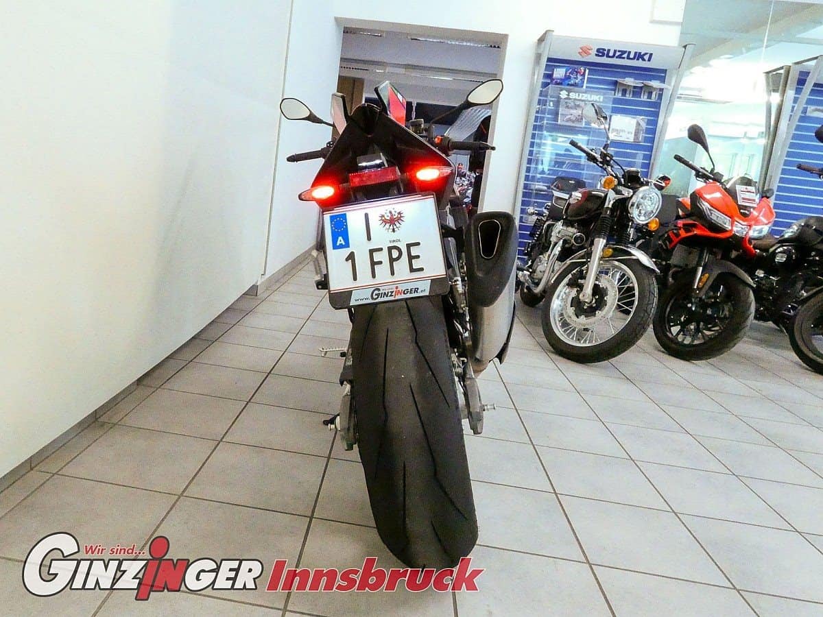 g-000344-g_W3440760_5-aprilia-tuono-v4-1100-factory-e5-639133783000402330