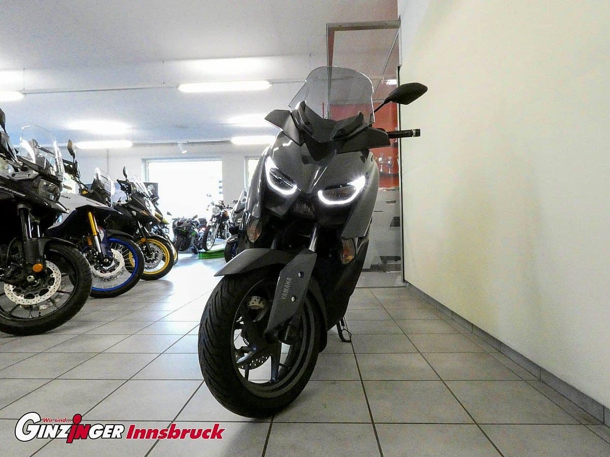 g-000344-g_W3440764_5-yamaha-x-max-300-tech-max-639145877642779300