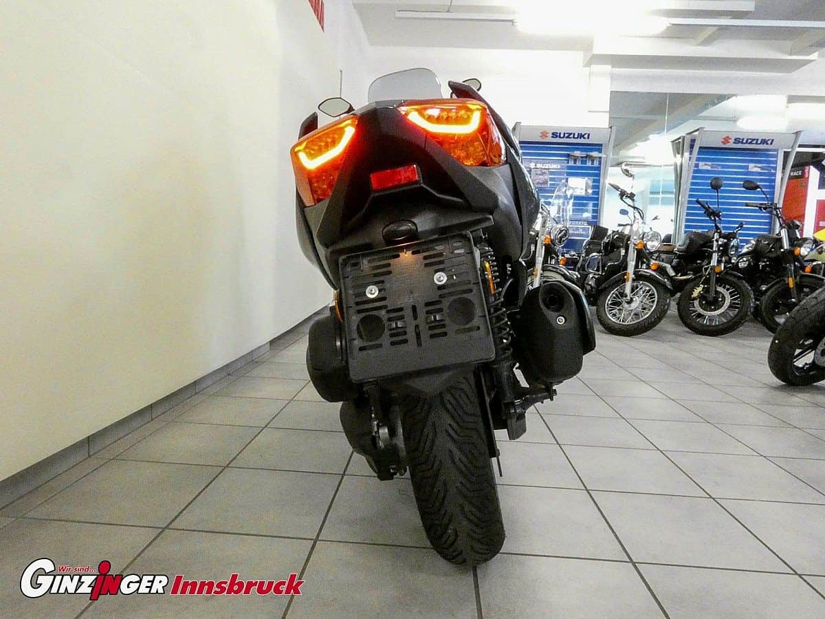 g-000344-g_W3440764_6-yamaha-x-max-300-tech-max-639133783047722340