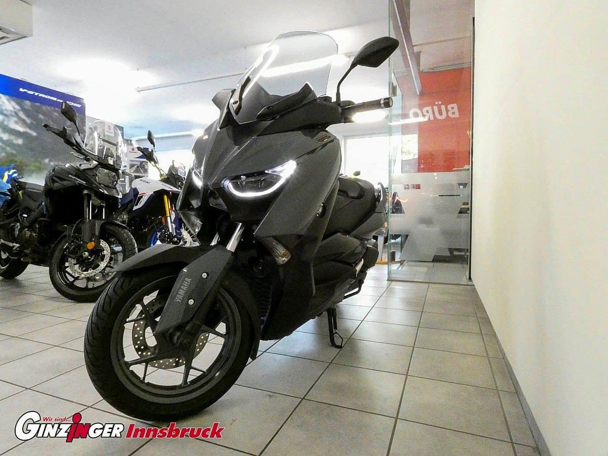 g-000344-g_W3440764_8-yamaha-x-max-300-tech-max-639139827698995910