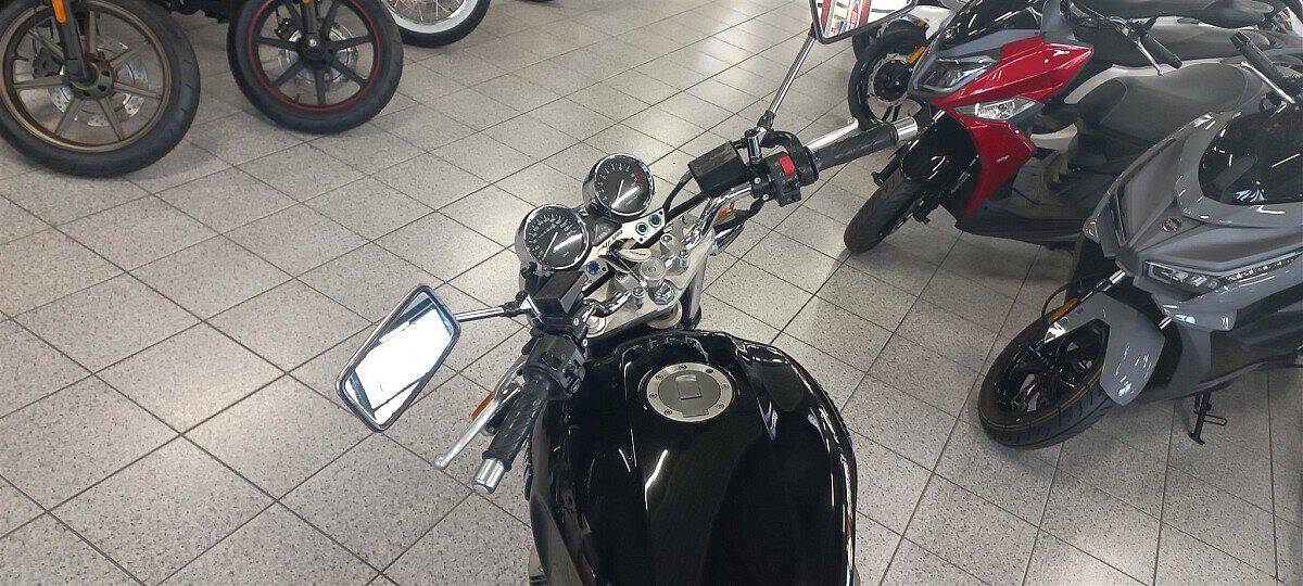 g-000346-g_W3466835_4-yamaha-xjr-639139827274305820