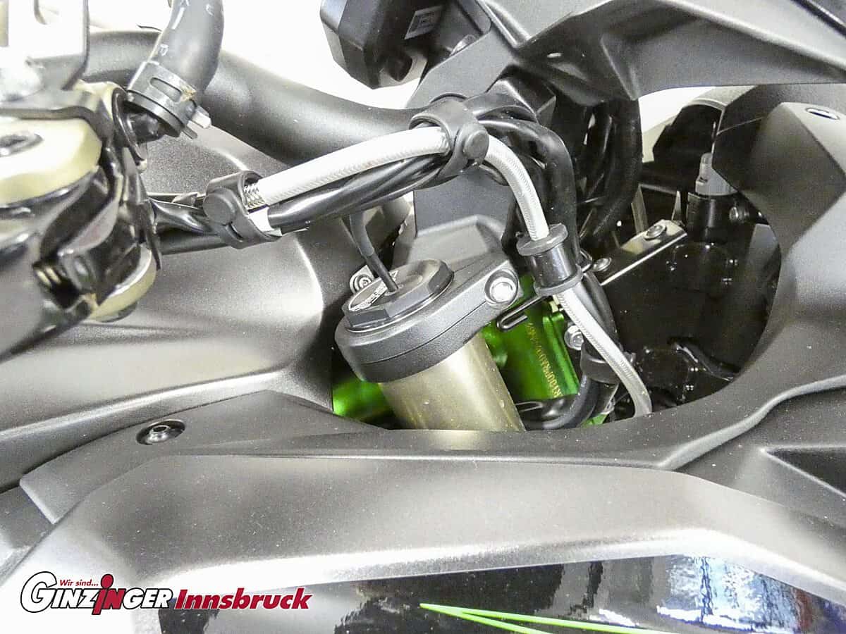 g-000349-g_W3490406_9-kawasaki-z-h2-639151922180972640