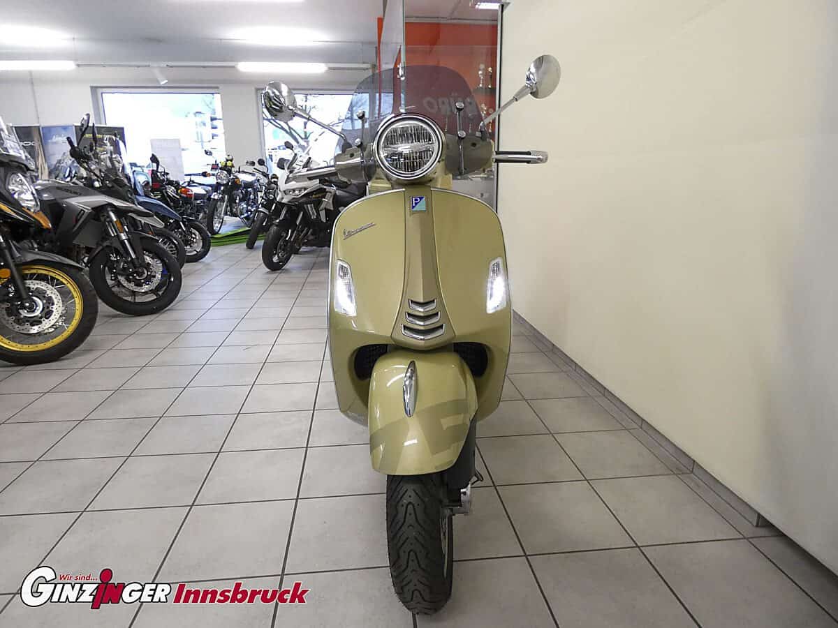 g-000349-g_W3490407_6-vespa-gts-300-supertech-639139827858845980