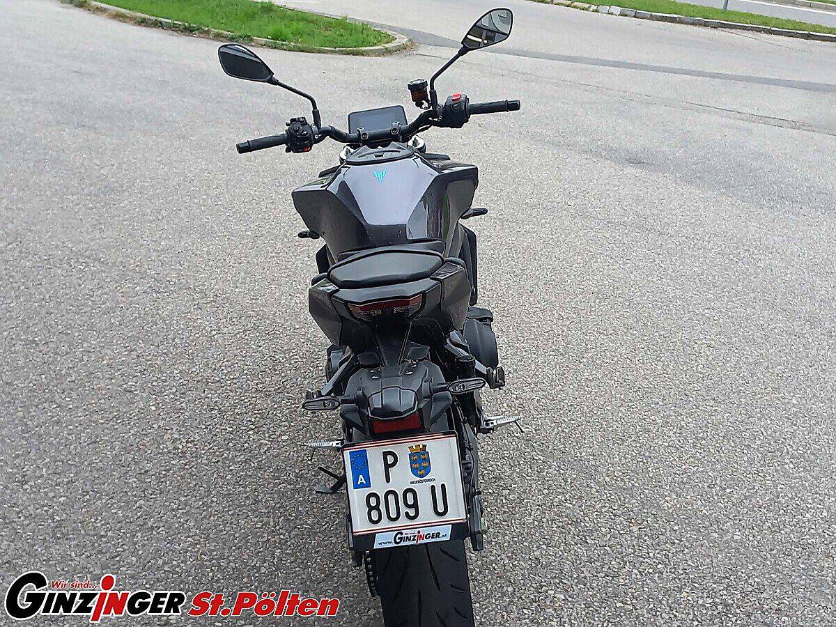 g-000352-g_W3527384_2-yamaha-mt-09-y-amt-639151922467082060