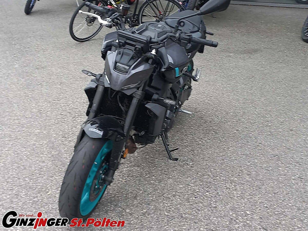 g-000352-g_W3527384_4-yamaha-mt-09-y-amt-639145875492948890