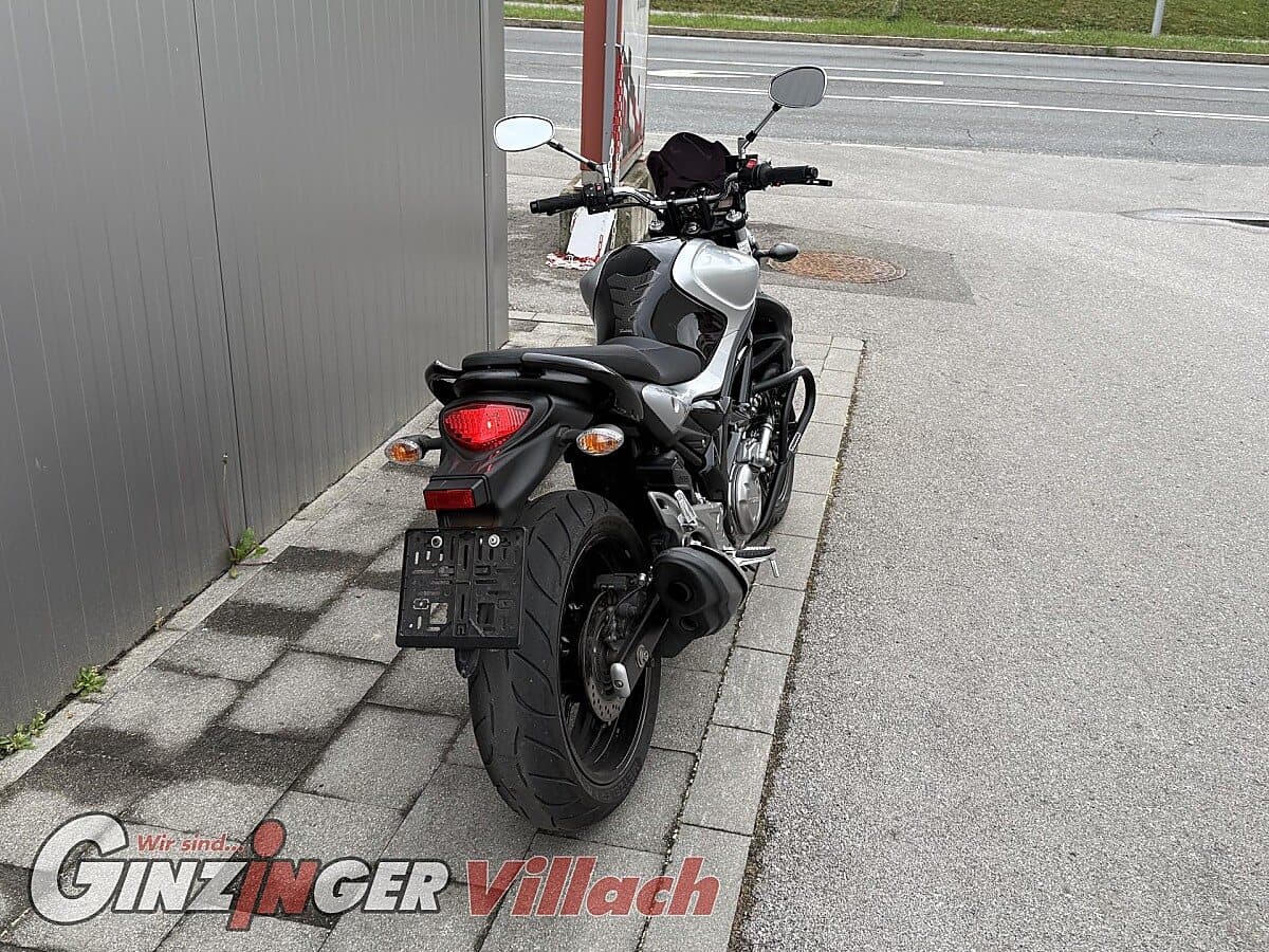 g-000352-g_W3528490_5-suzuki-sfv-650-gladius-639138423332692950
