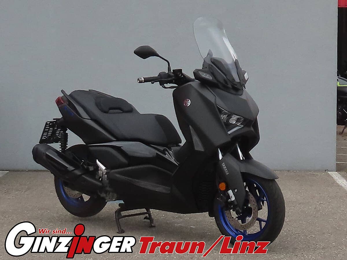 XMAX 300
