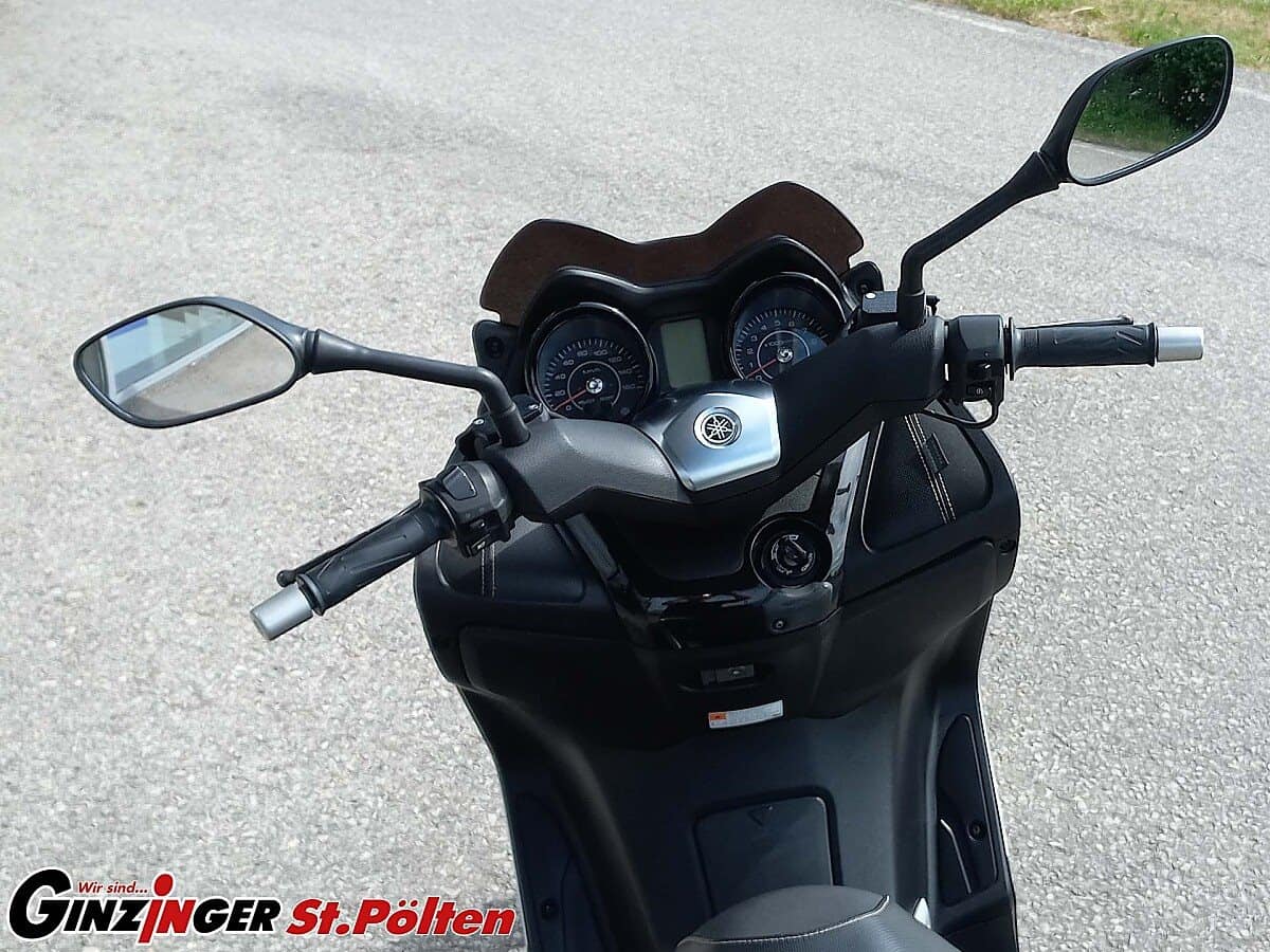 g-000352-g_W3522829_5-yamaha-x-max-250-639176116385944800