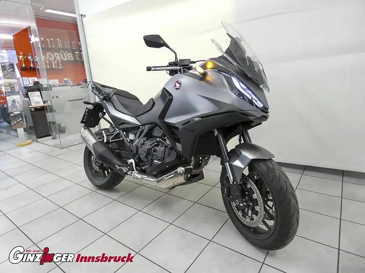 Honda-NT1100-