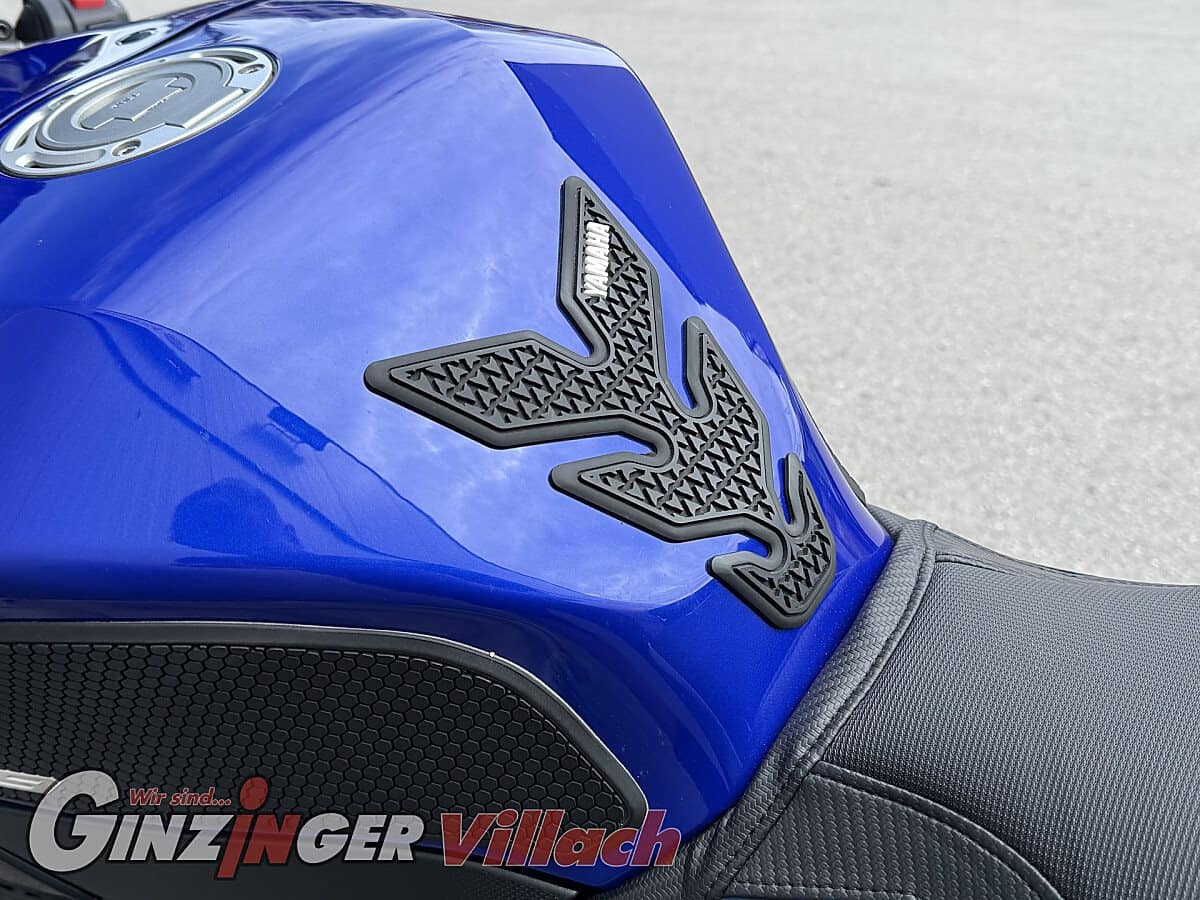 g-000355-g_W3553392_12-yamaha-yzf-r9-639168285280734940