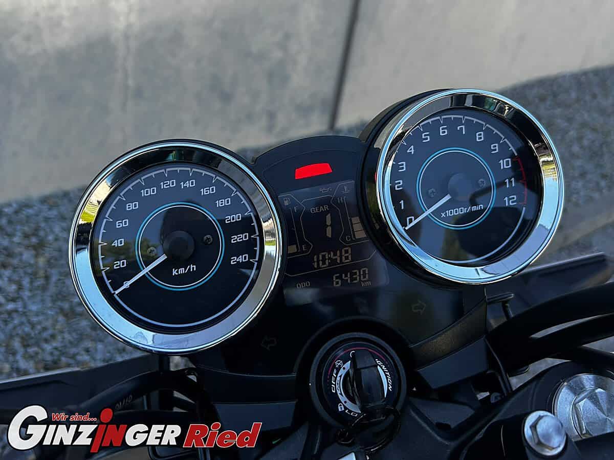 g-000355-g_W3558102_8-kawasaki-z-650-rs-639174712130031920