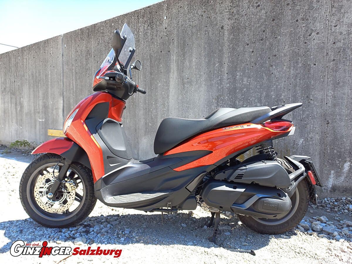 g-000355-g_W3558354_2-piaggio-beverly-400-hpe-639175154534621110