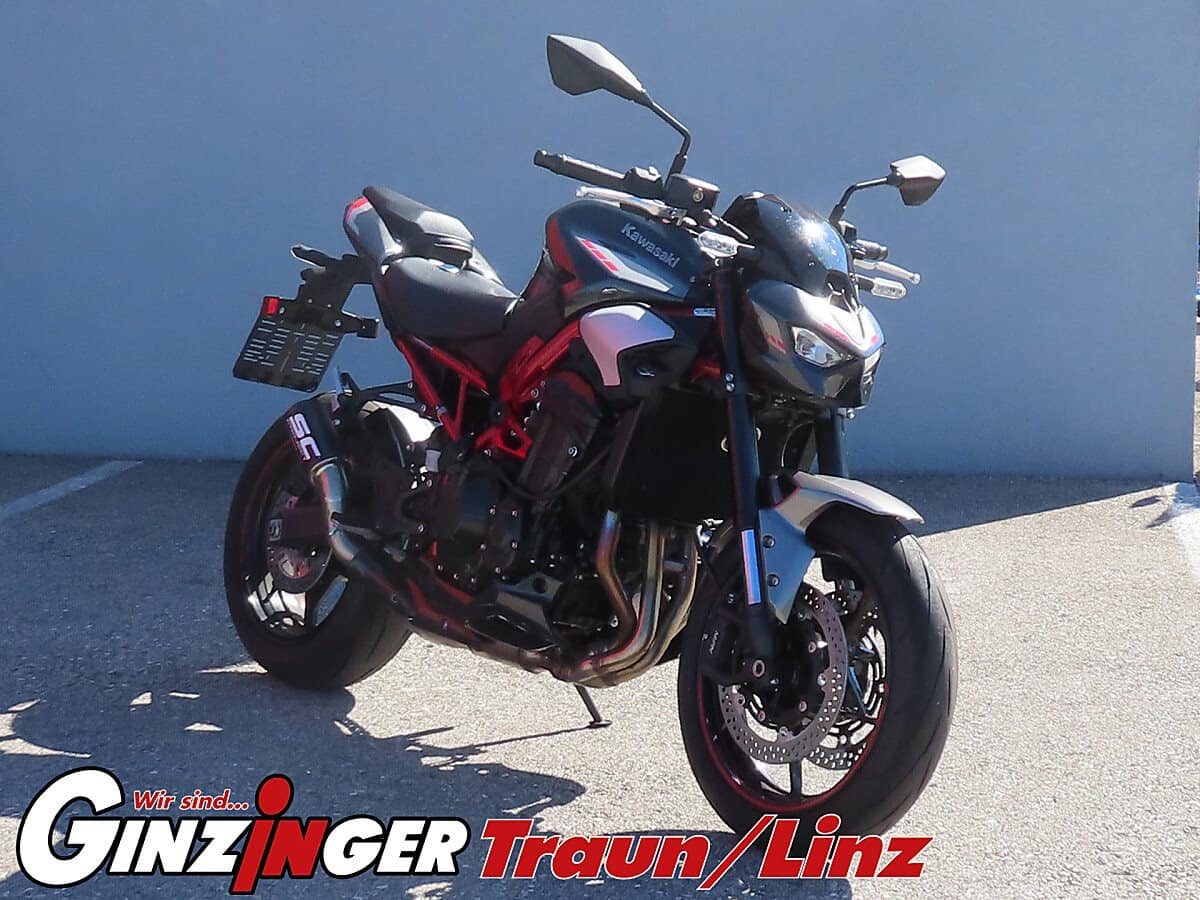 Kawasaki-Z900-