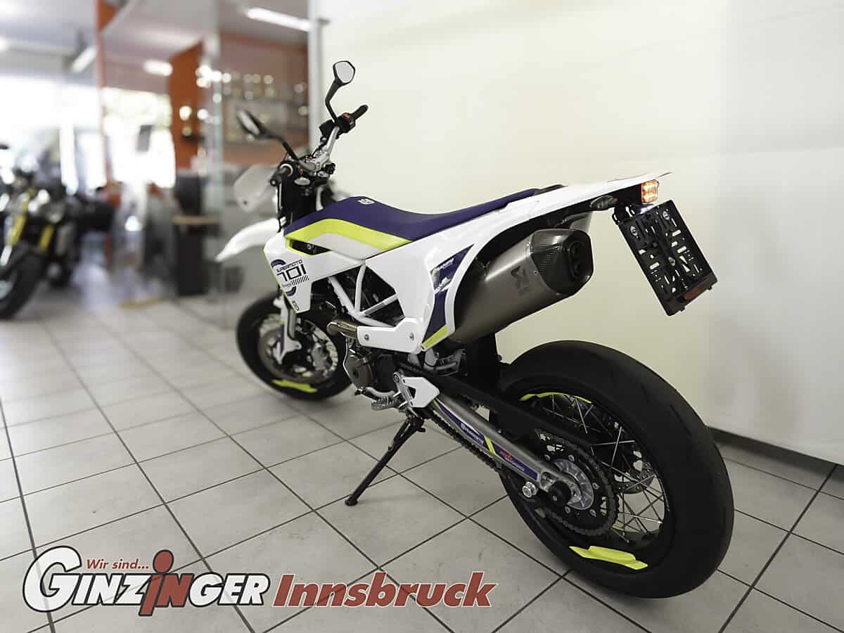 g-000356-g_W3560562_8-husqvarna-701-supermoto-639178651129380280