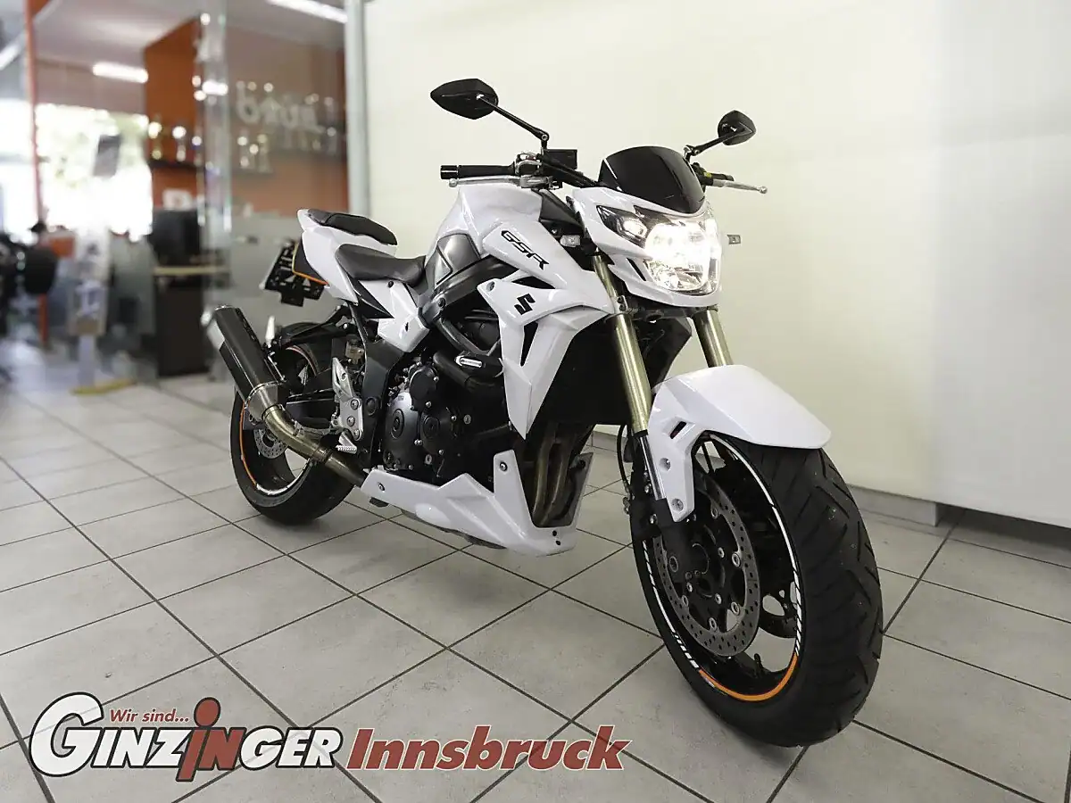Suzuki-GSR 750-