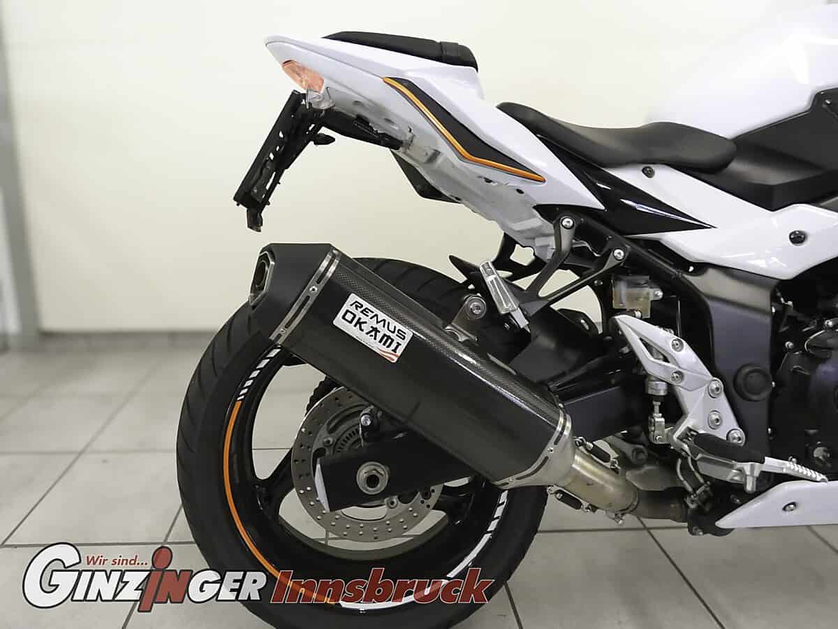 g-000356-g_W3560564_10-suzuki-gsr-750-639178651151660090